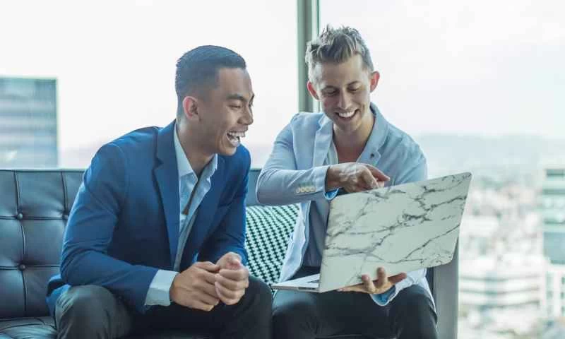 視訊通話中的人們