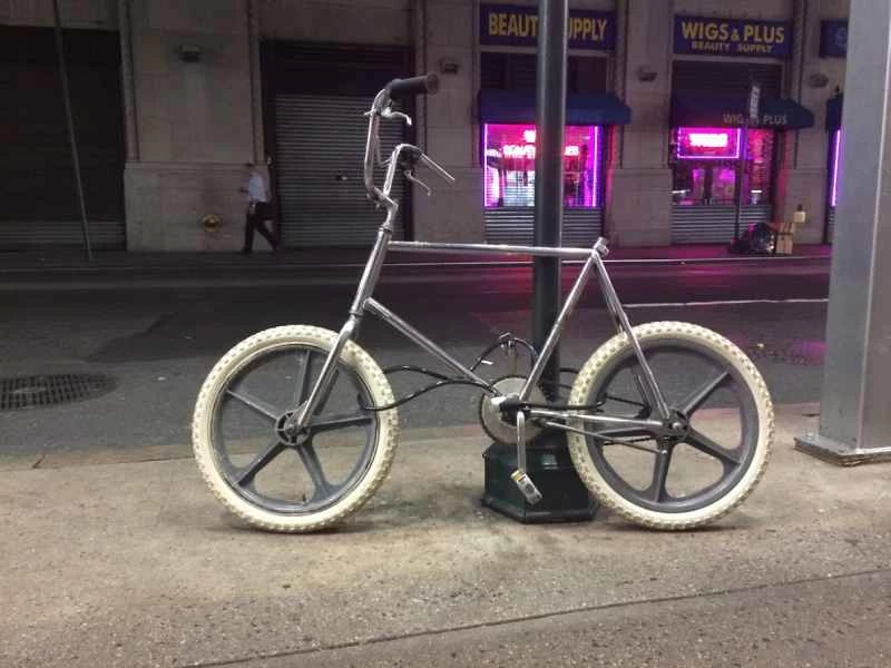 組裝一輛腳踏車。