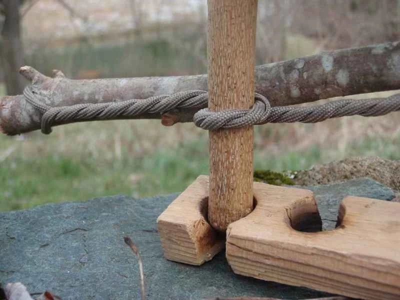 用傘繩製作摩擦引火器