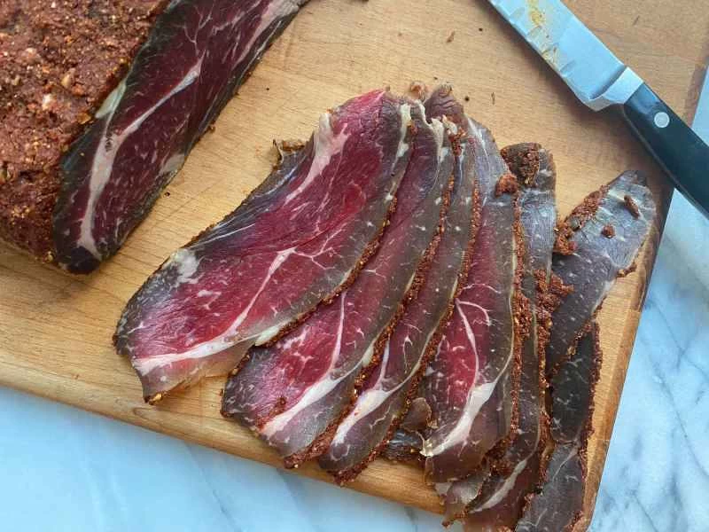 巴斯特瑪，寶貝！自己動手做亞美尼亞熟食拼盤吧。