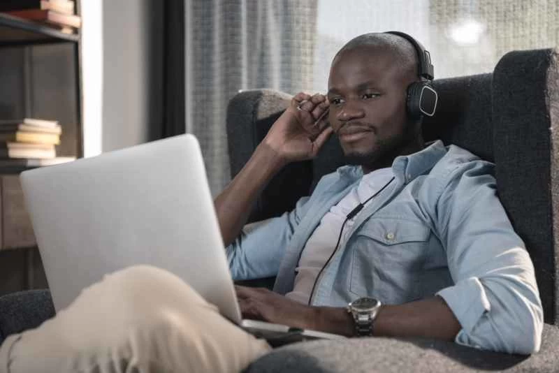 如何在線查找免費音樂和電影