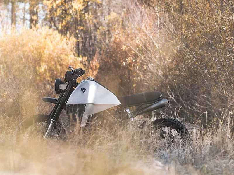 克里斯蒂尼兩驅摩托車