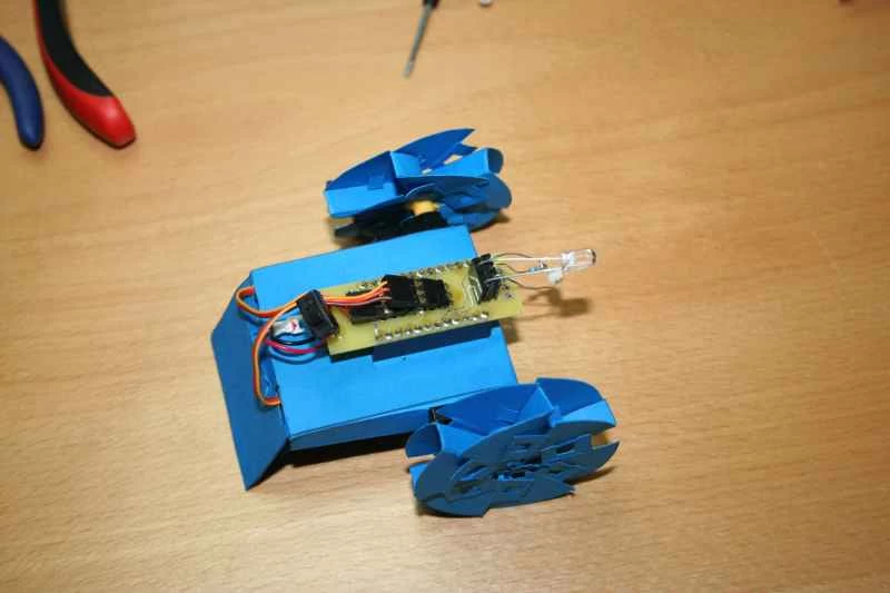 安裝輪子和子板