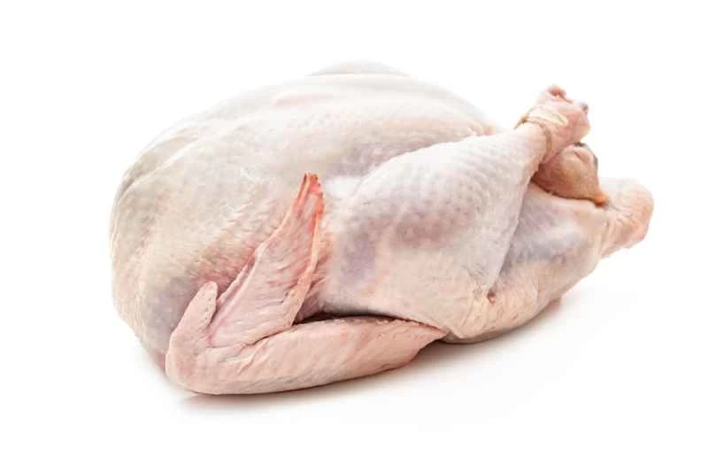 整隻生未煮熟的火雞