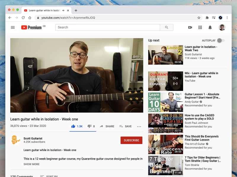 YouTube 上有人教吉他