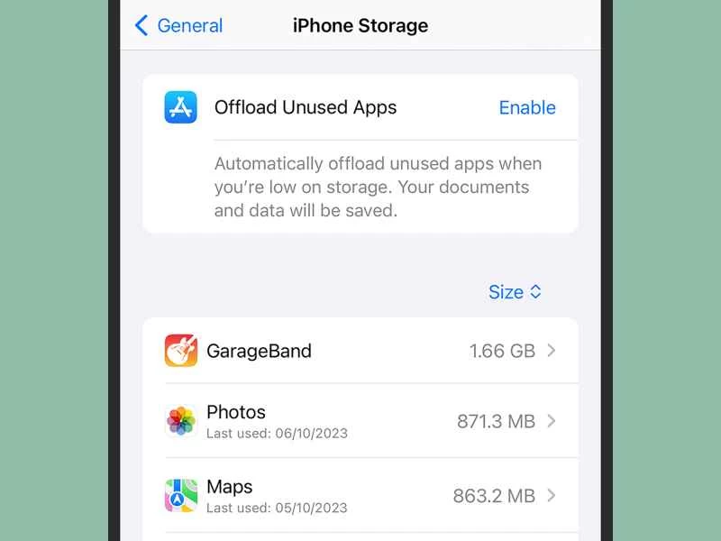iOS 設定應用程式，顯示 iPhone 儲存空間螢幕以及卸載未使用應用程式的選項。