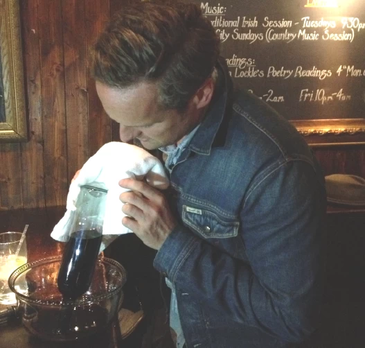 5個你可以用科學原理實現的酒吧小技巧