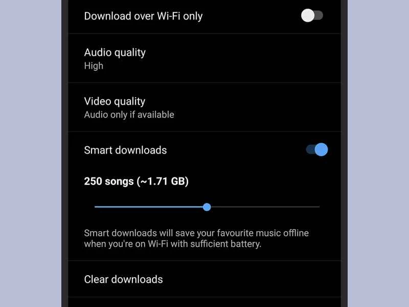 當你將 YouTube Music 中的媒體檔案儲存到手機時看到的畫面。