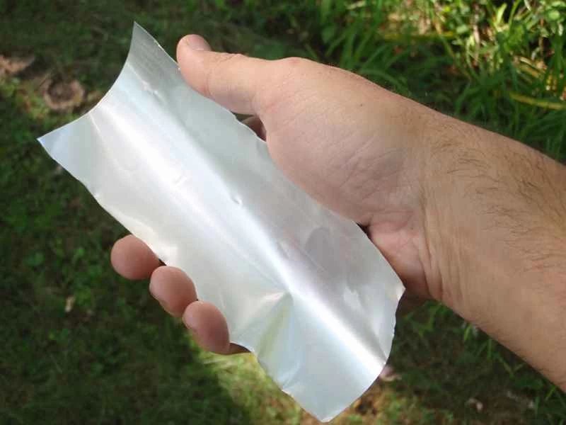 利用啤酒罐內部作為安全訊號。