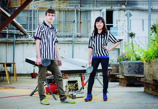 你居然造了什麼東西？ ！一張會閃光、會傾斜的乒乓球桌，用來迷惑對手！