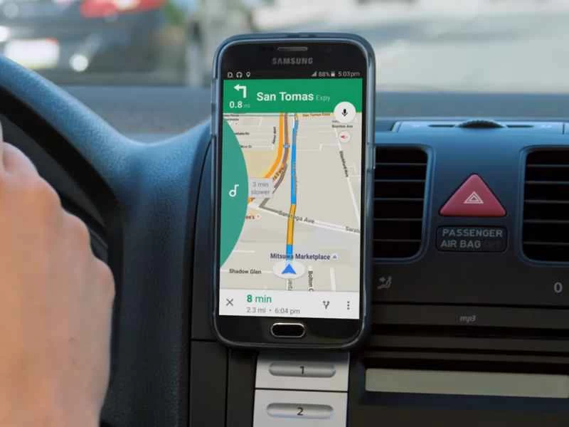 開車時請勿讓手機分散您的注意力