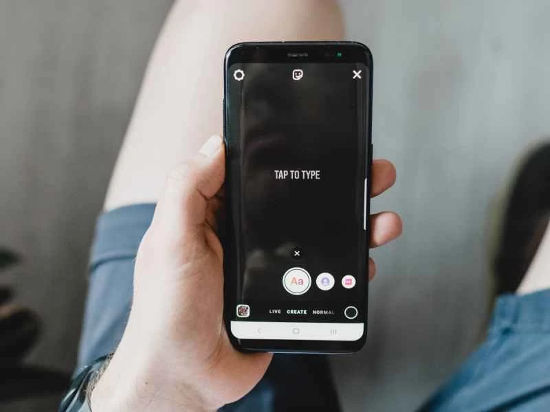 利用 Instagram 的「On This Day」功能，回到過去。