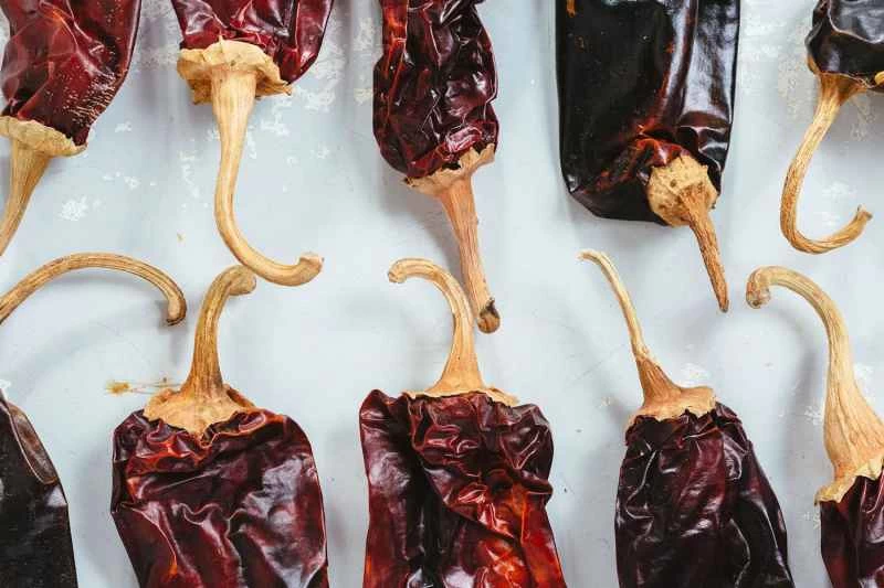 11種值得了解和喜愛的墨西哥乾辣椒，以及它們的使用方法