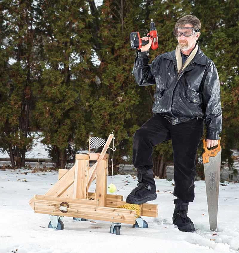 如何在自家後院建造羅馬投石機