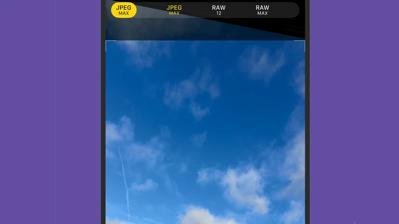 iPhone 15 上的 iOS 相機應用