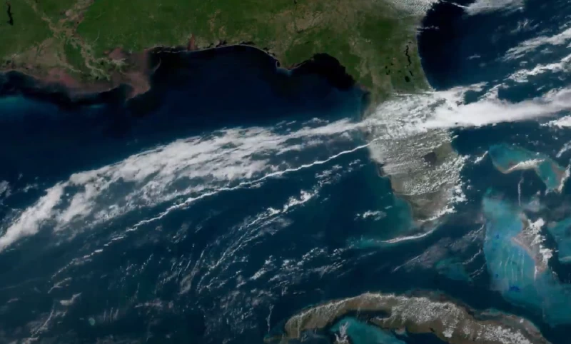 從太空看到的佛羅裡達州上空的積雲