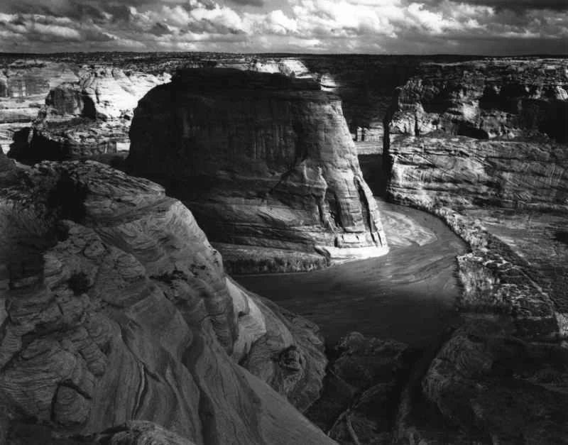 安塞爾亞當斯 (Ansel Adams) 拍攝的謝伊峽谷 (Canyon de Chelly)
