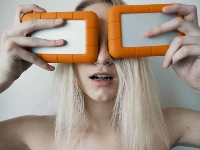 眼睛裡有硬碟的人